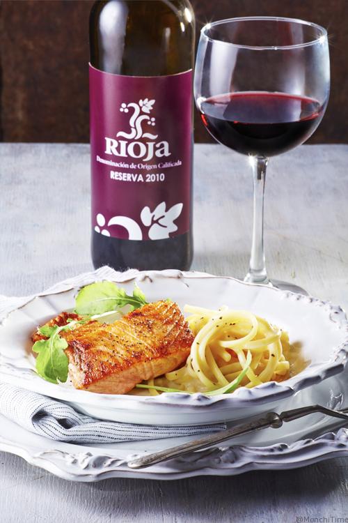Salmón con fetuccini en salsa de trufa