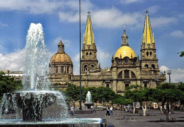 plaza-liberacion-guadalajara-ch