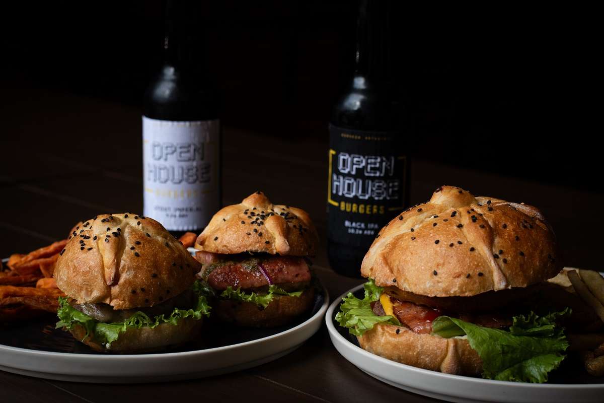 Pan de Muerto Hamburguesa Open House Cerveza Artesanal Día de Muertos