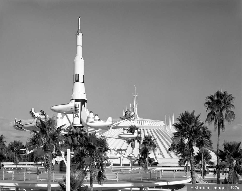 SPACE MOUNTAIN Disney