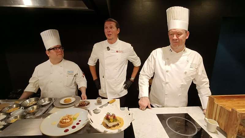 Karol Okrasa, chef ejecutivo del restaurante Platter y Krupa Grzegorz, chef ejecutivo del hotel InterContinental Varsovia