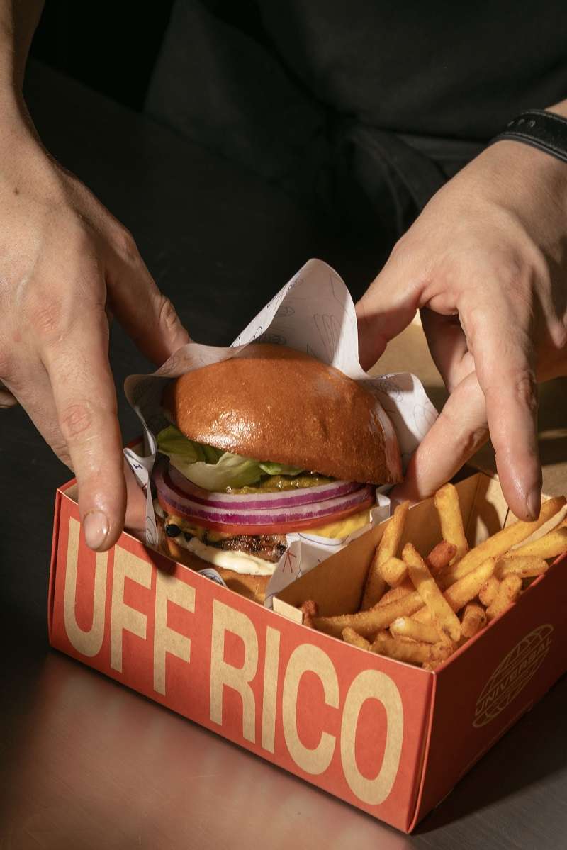 Universal de Hamburguesas Papas Fritas
